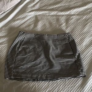 Black and white Urban Outfit mini skirt